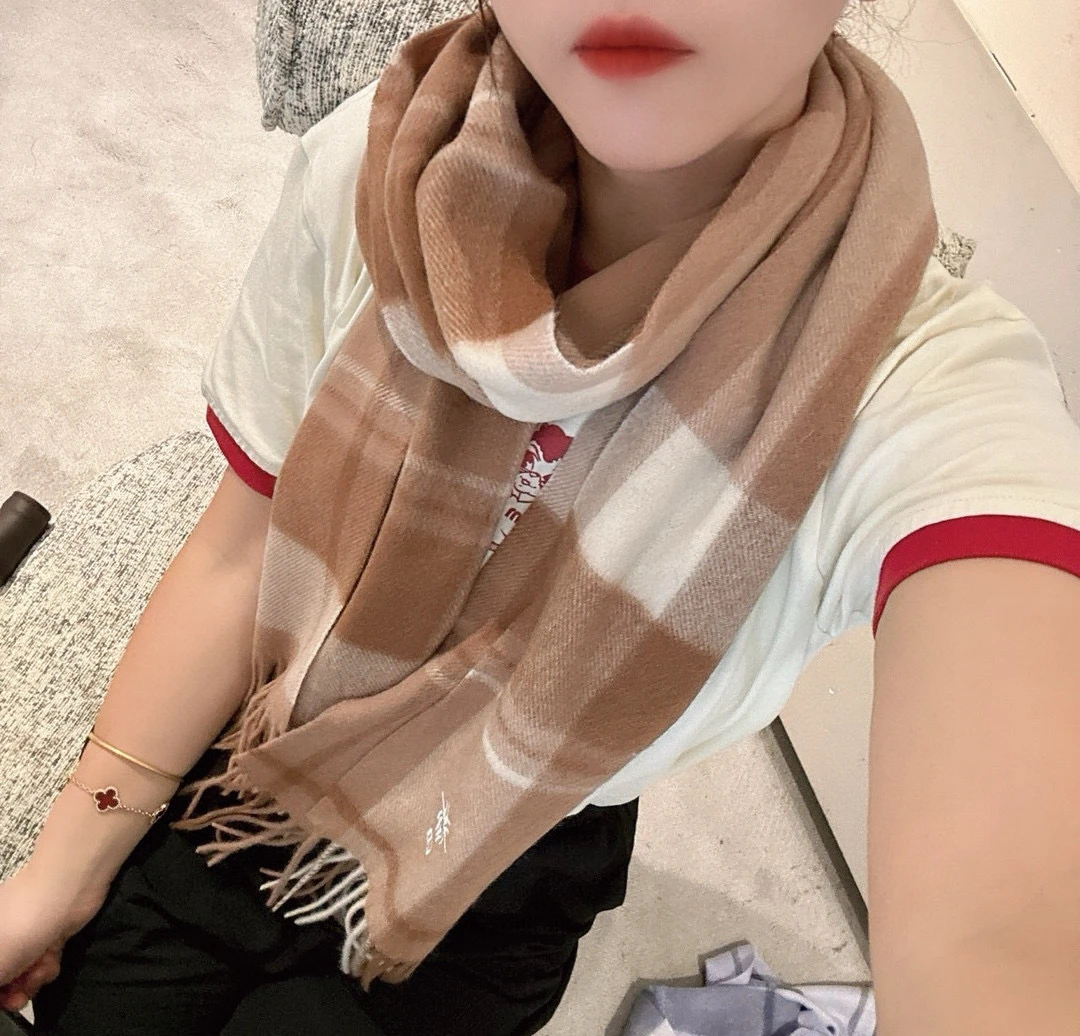 Scarves — 518a2b29