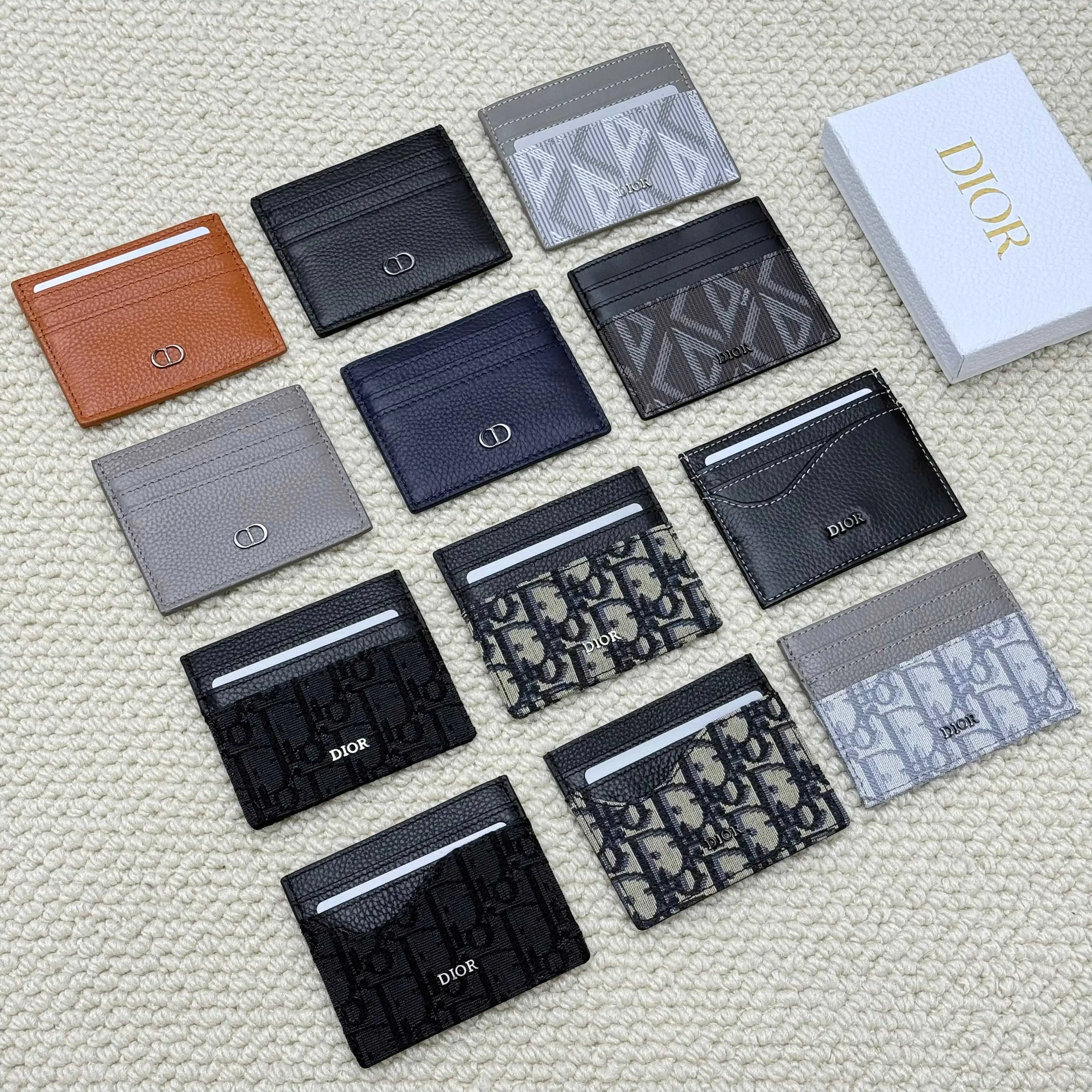 Cardholders — b01b8891
