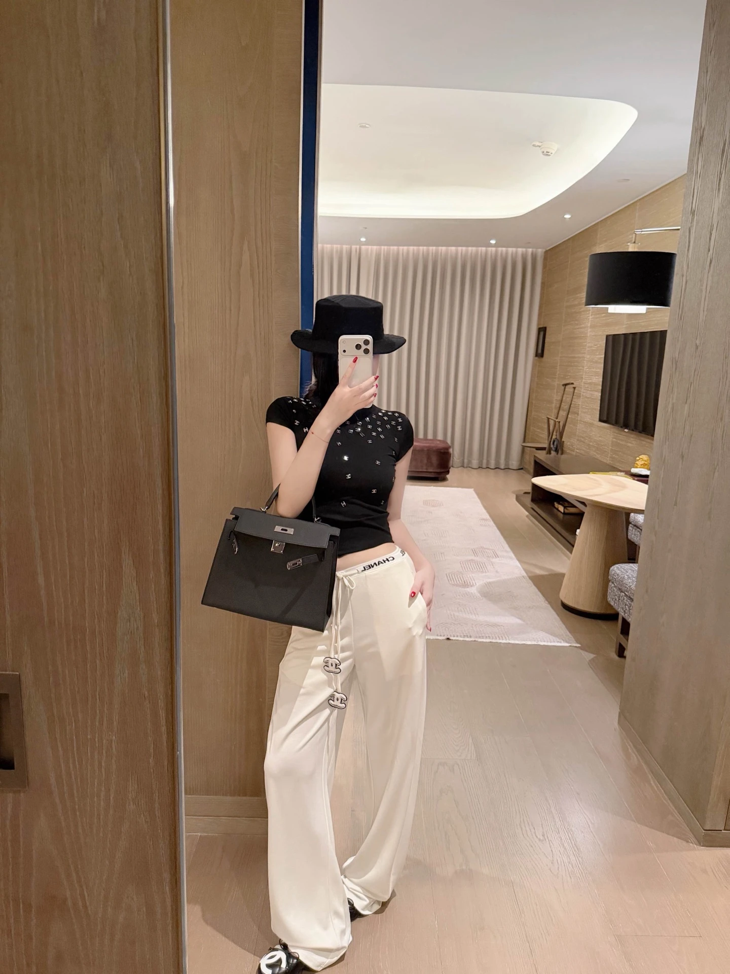 Trousers — 4d80b913