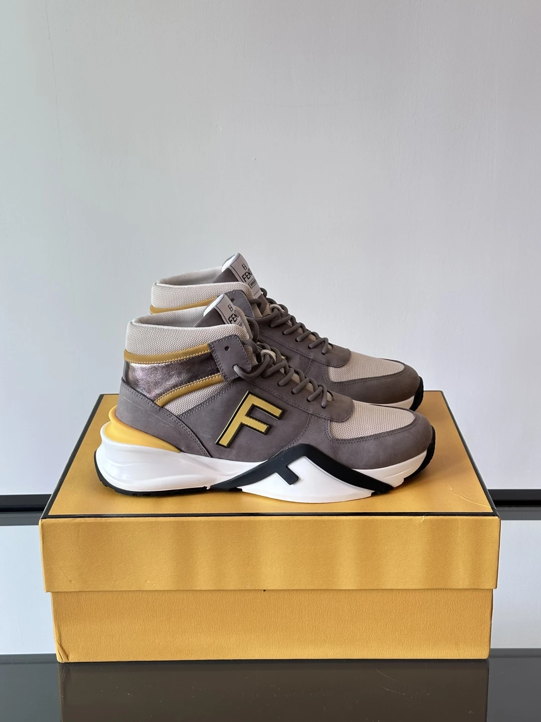 Fendi Sneakers — 613abbcb
