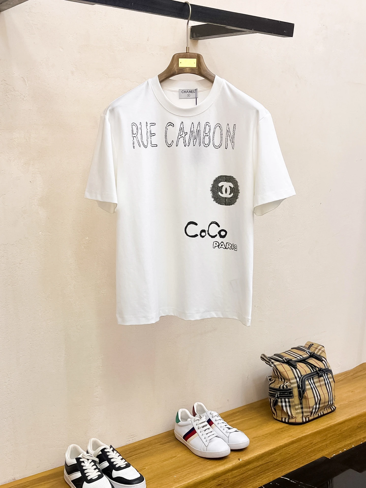Chanel T-Shirt — f1a3e96e