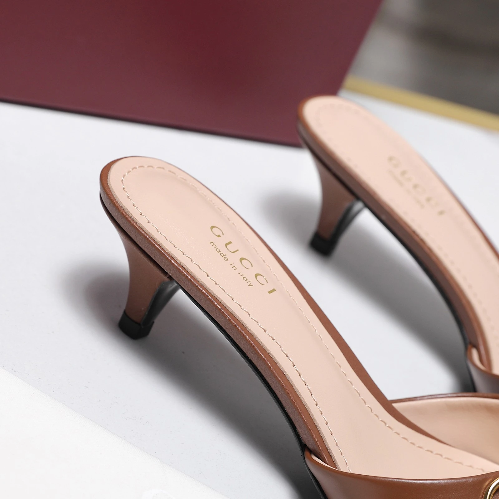 Gucci Slippers — 7b216606