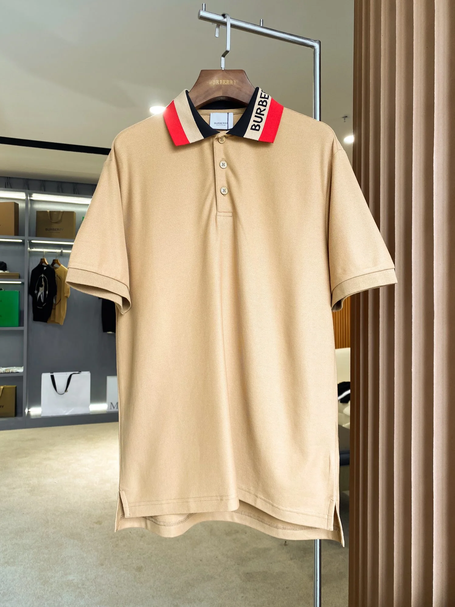 Burberry T-Shirt — 86fcdd5b