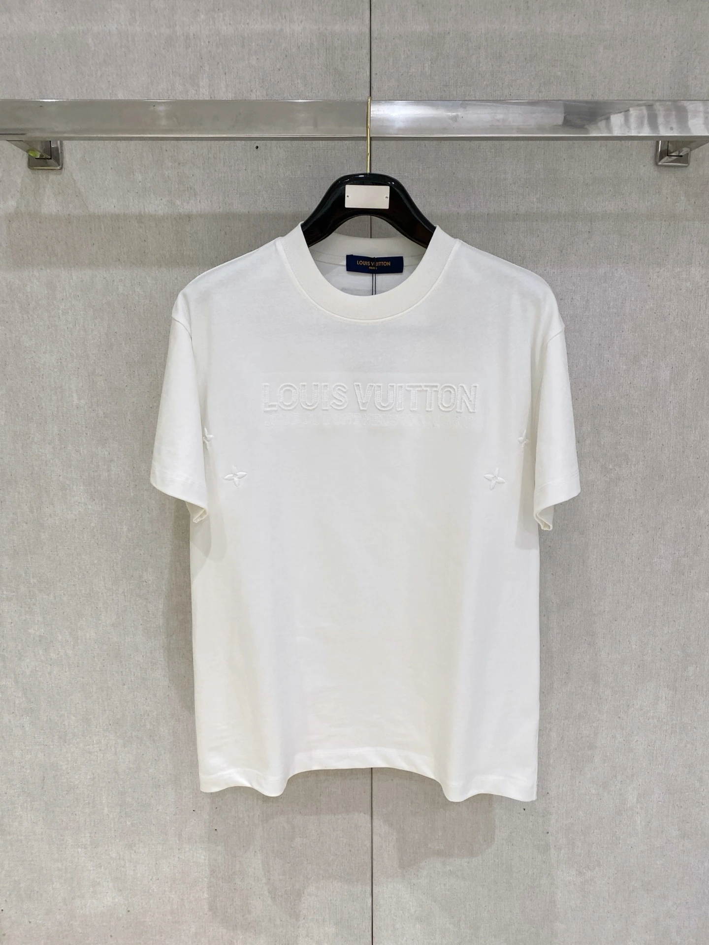 Louis Vuitton T-Shirt — 5b22848b