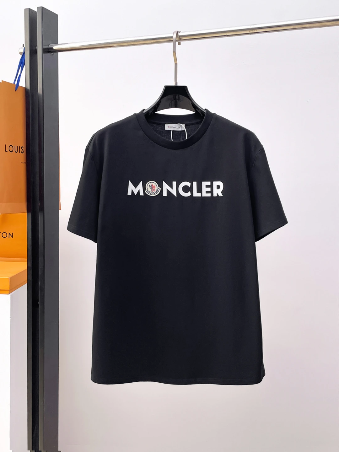Moncler T-Shirt — 7b66c44a
