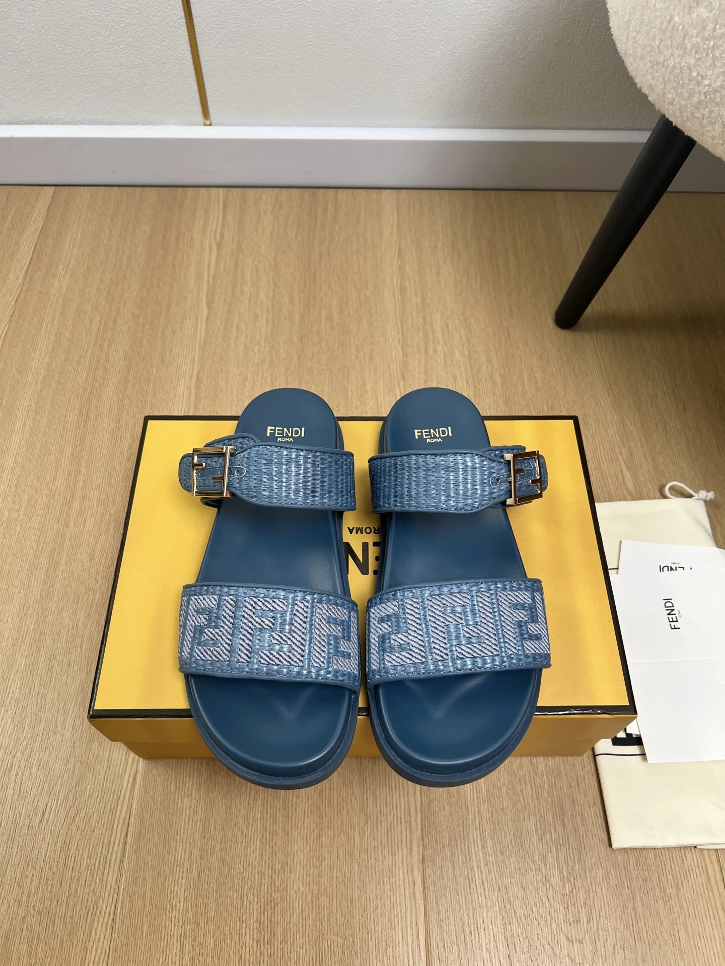 Fendi Slippers — 74d2b0b3