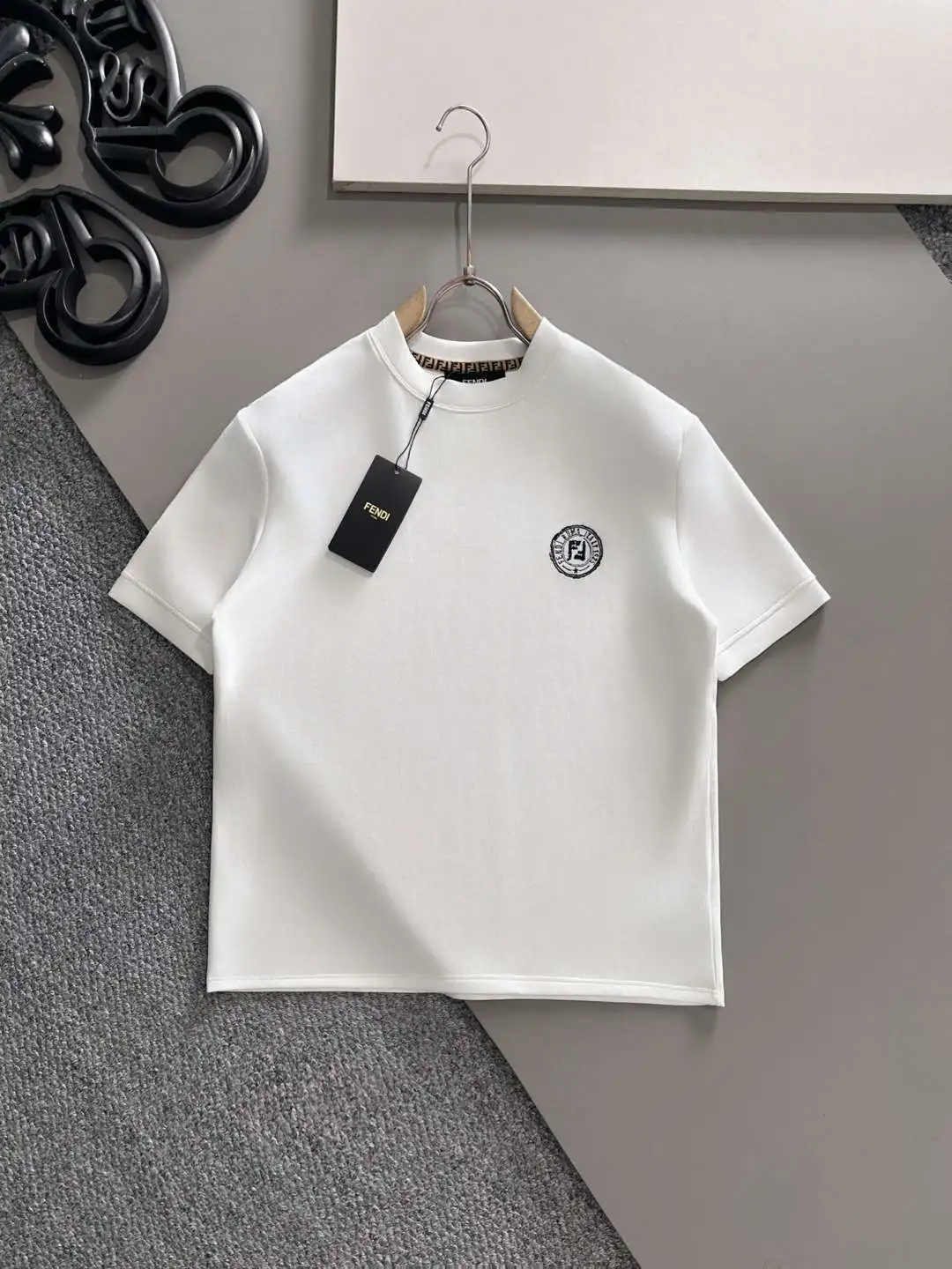 Fendi T-Shirt — 98231989
