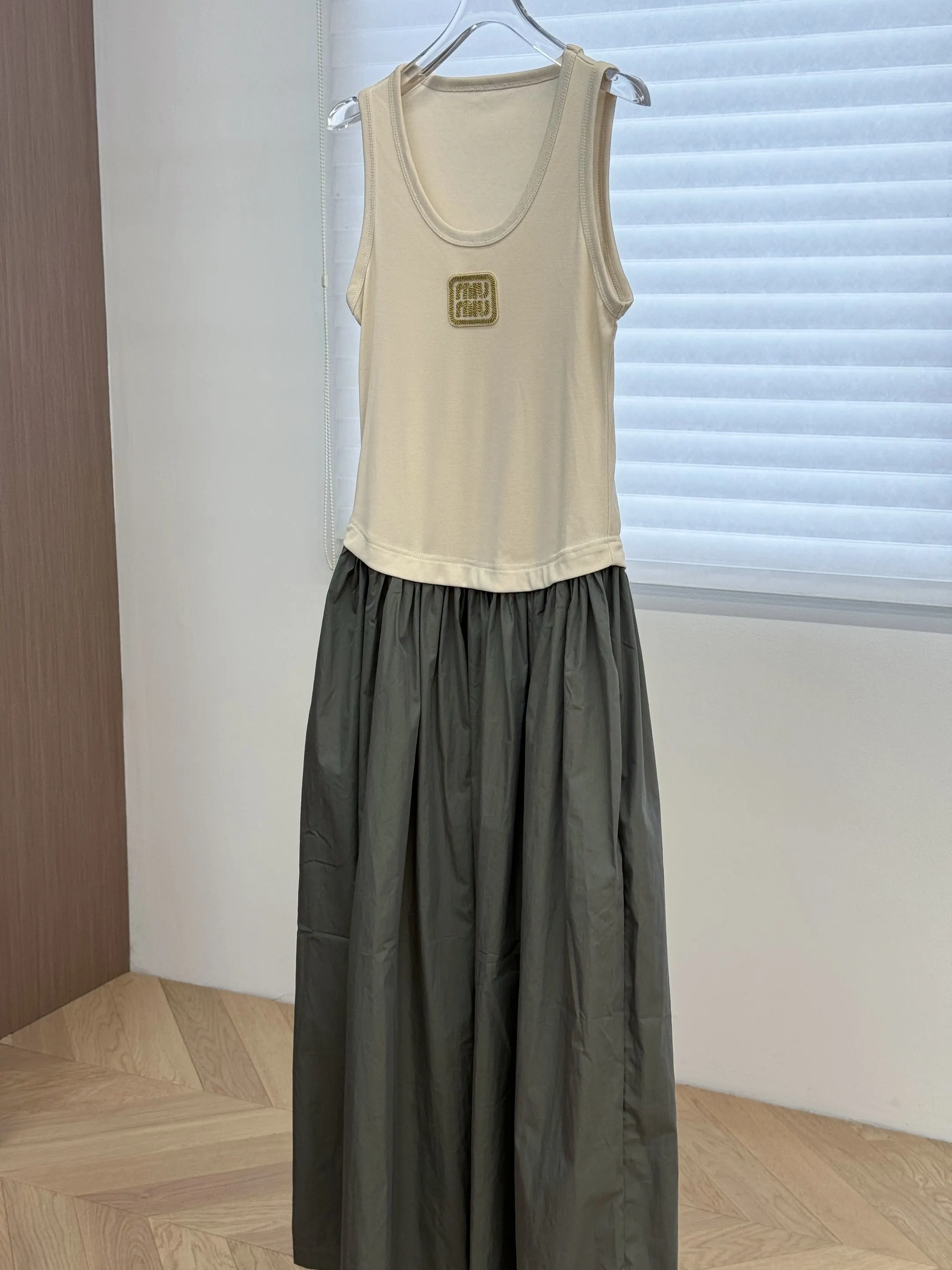 Dresses — e3d5bf5a