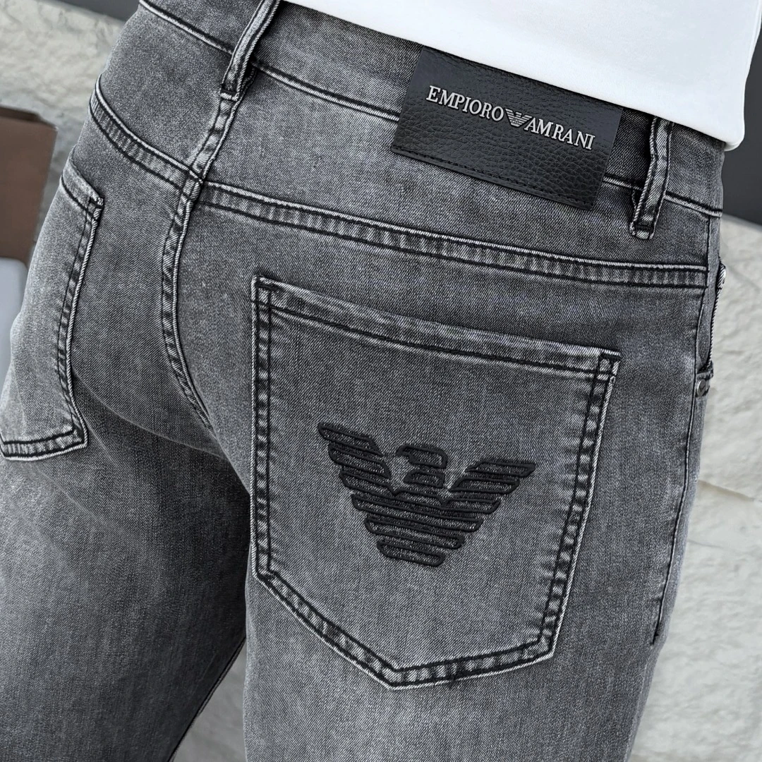 Armani Jeans — 1dda72eb