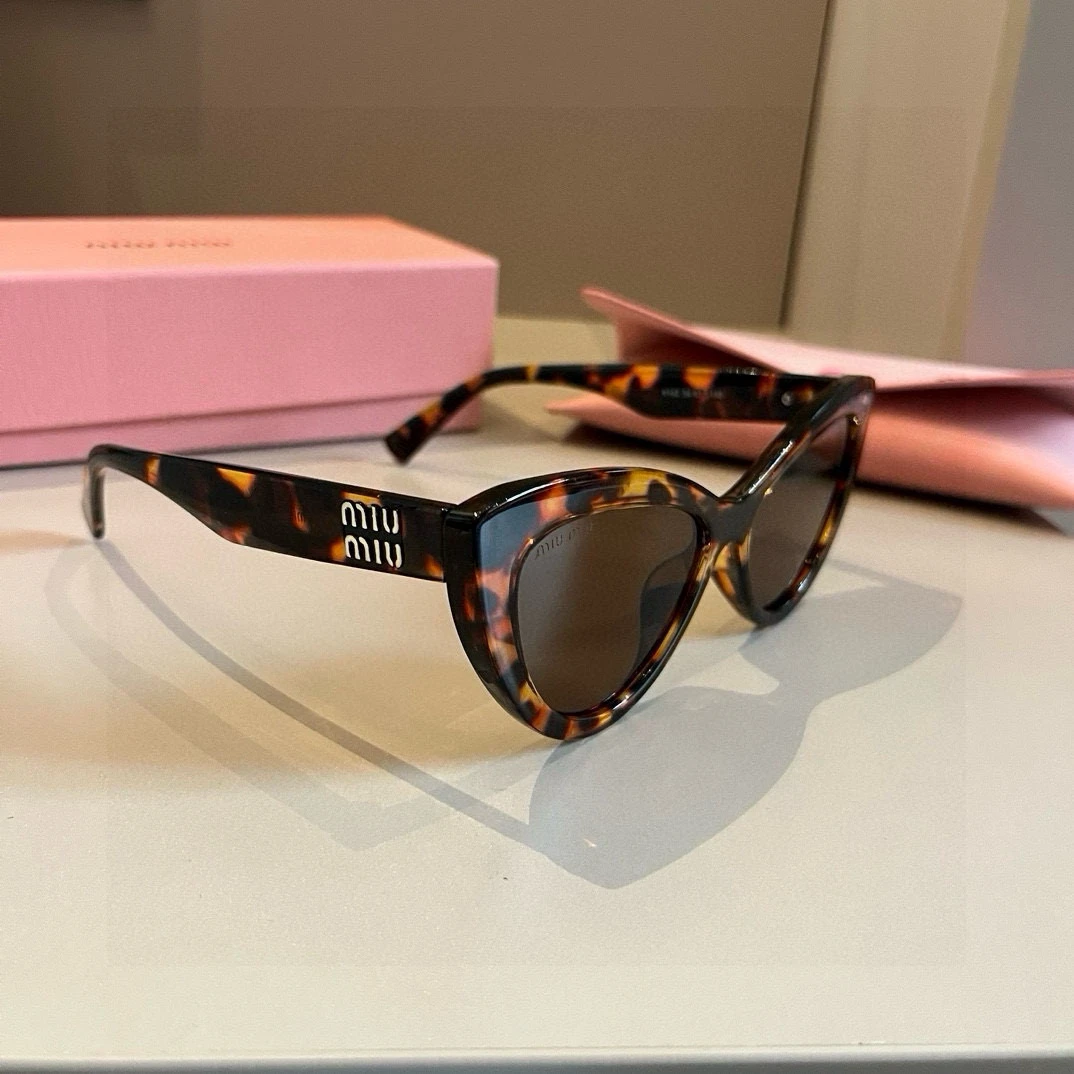 Miu Miu Eyewear — 9912c36f