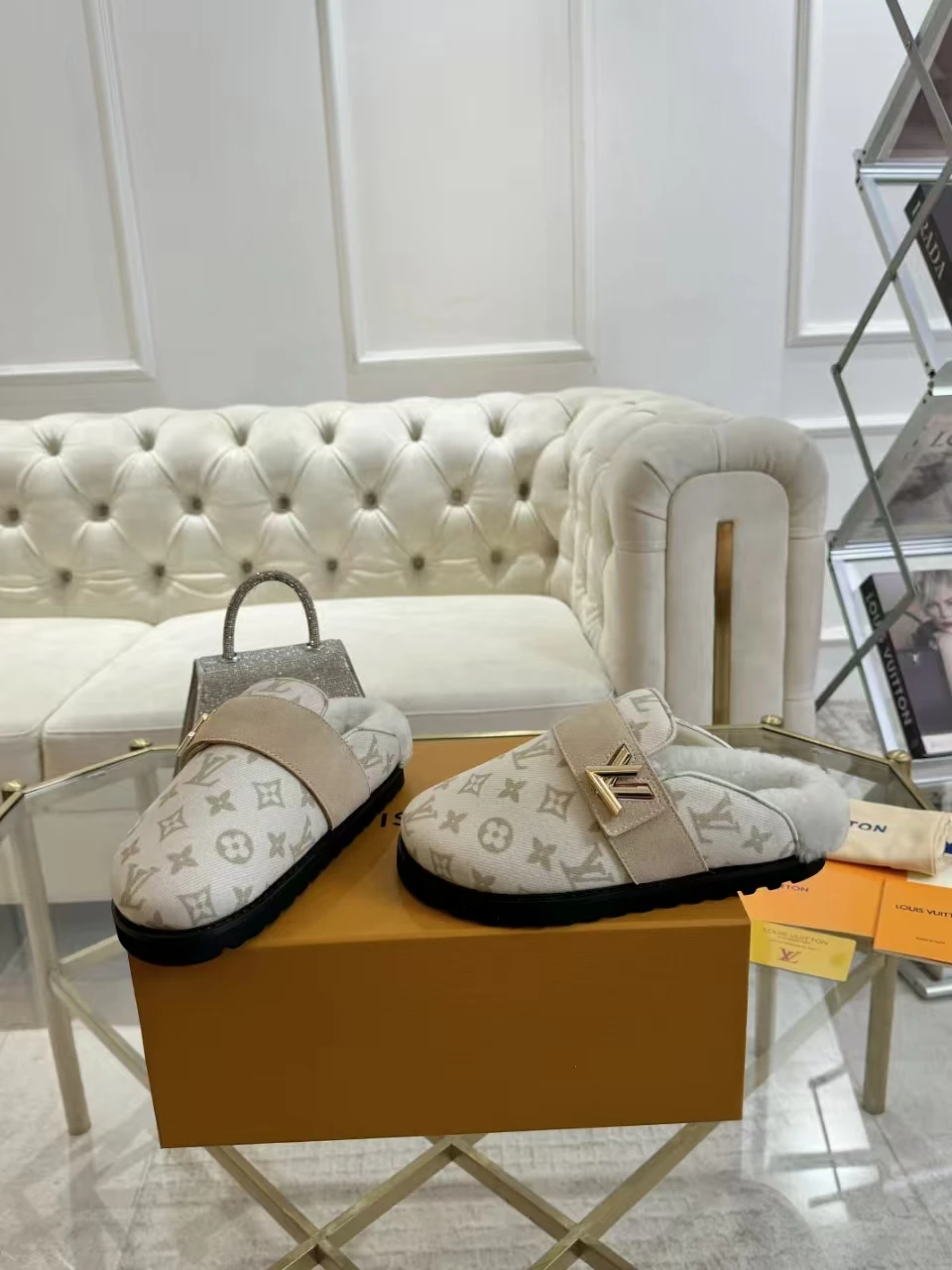 Louis Vuitton Slippers — 97811a8a