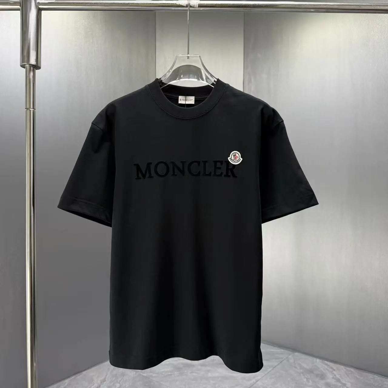 Moncler T-Shirt — b0e4219a