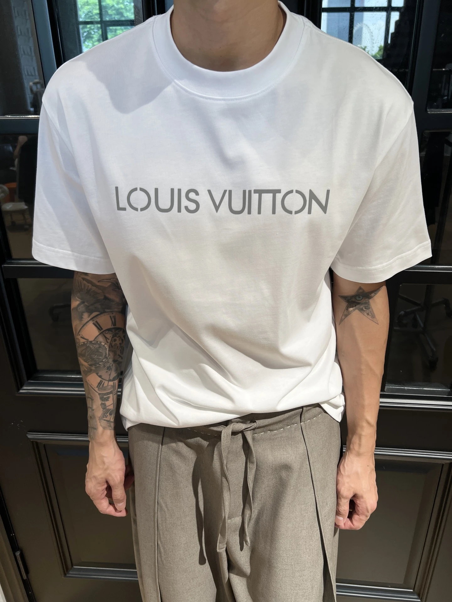 Louis Vuitton T-Shirt — 1b09acf2