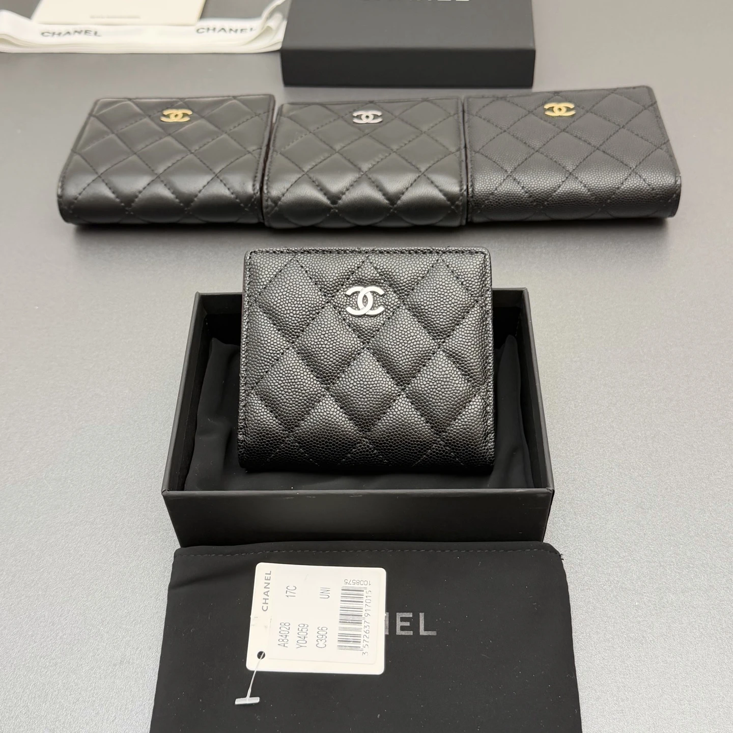 Wallets — 6b4d843c
