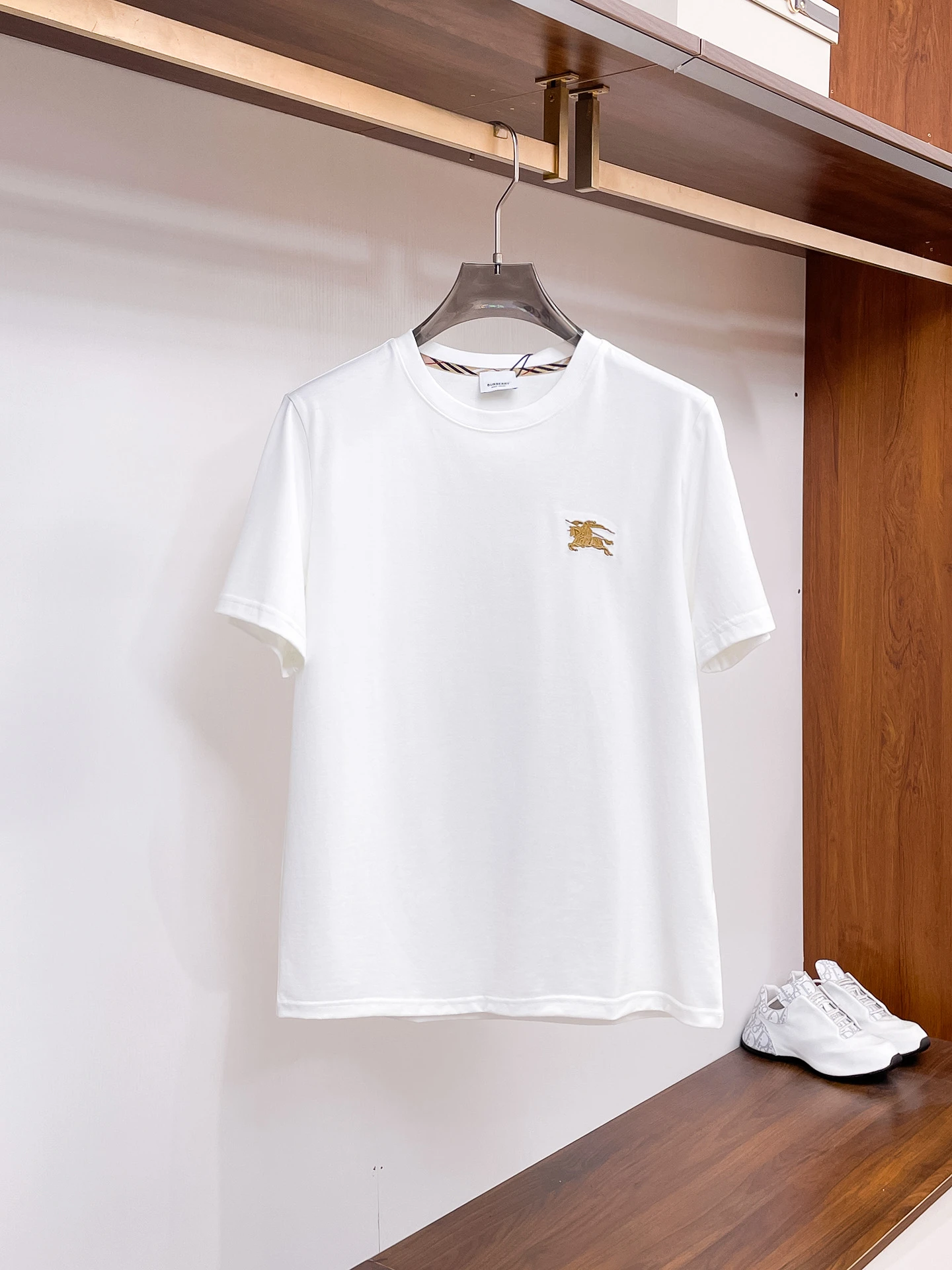 Burberry T-Shirt — 465255c3
