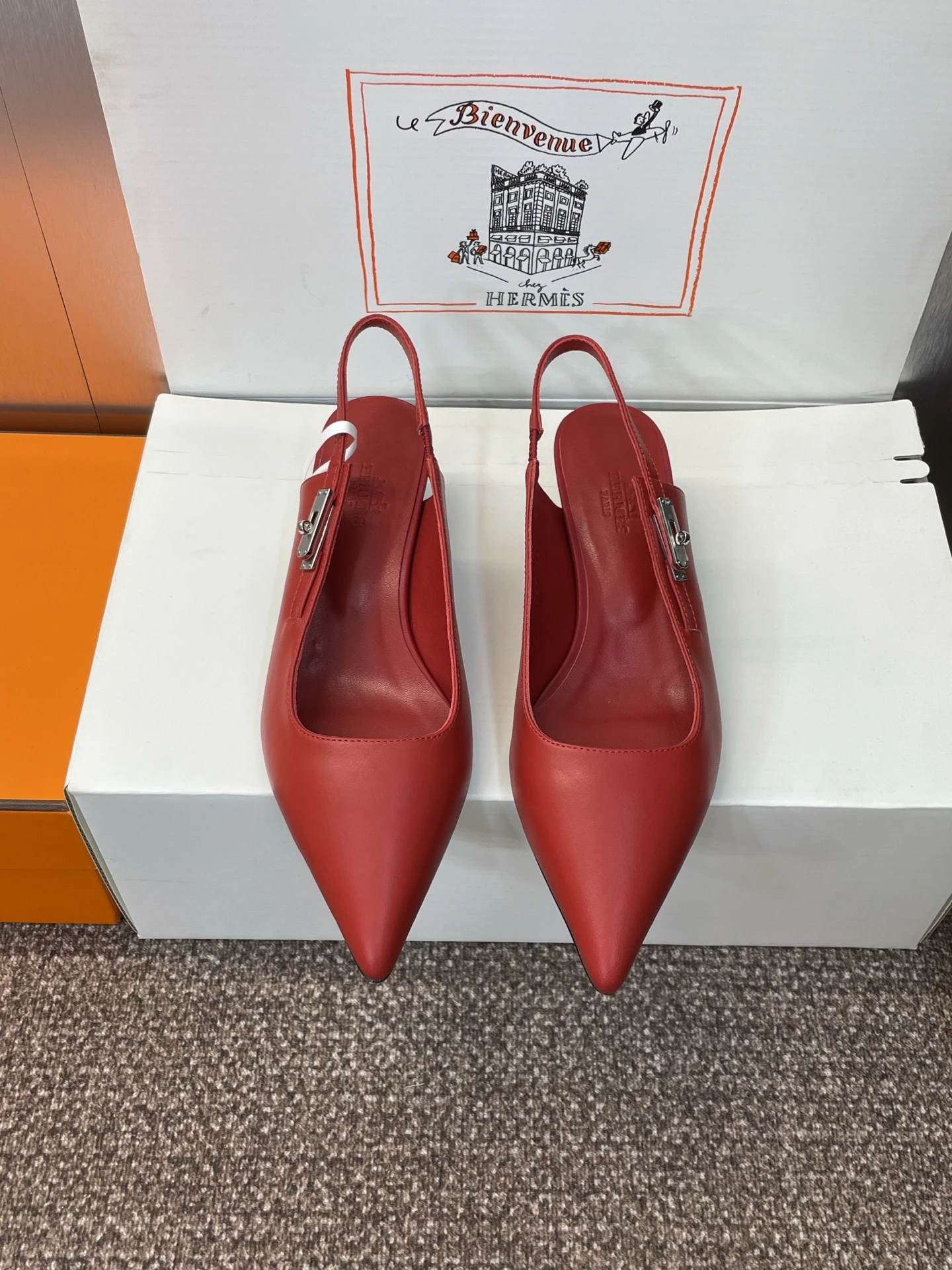 Hermès Sandals — b9357cb7