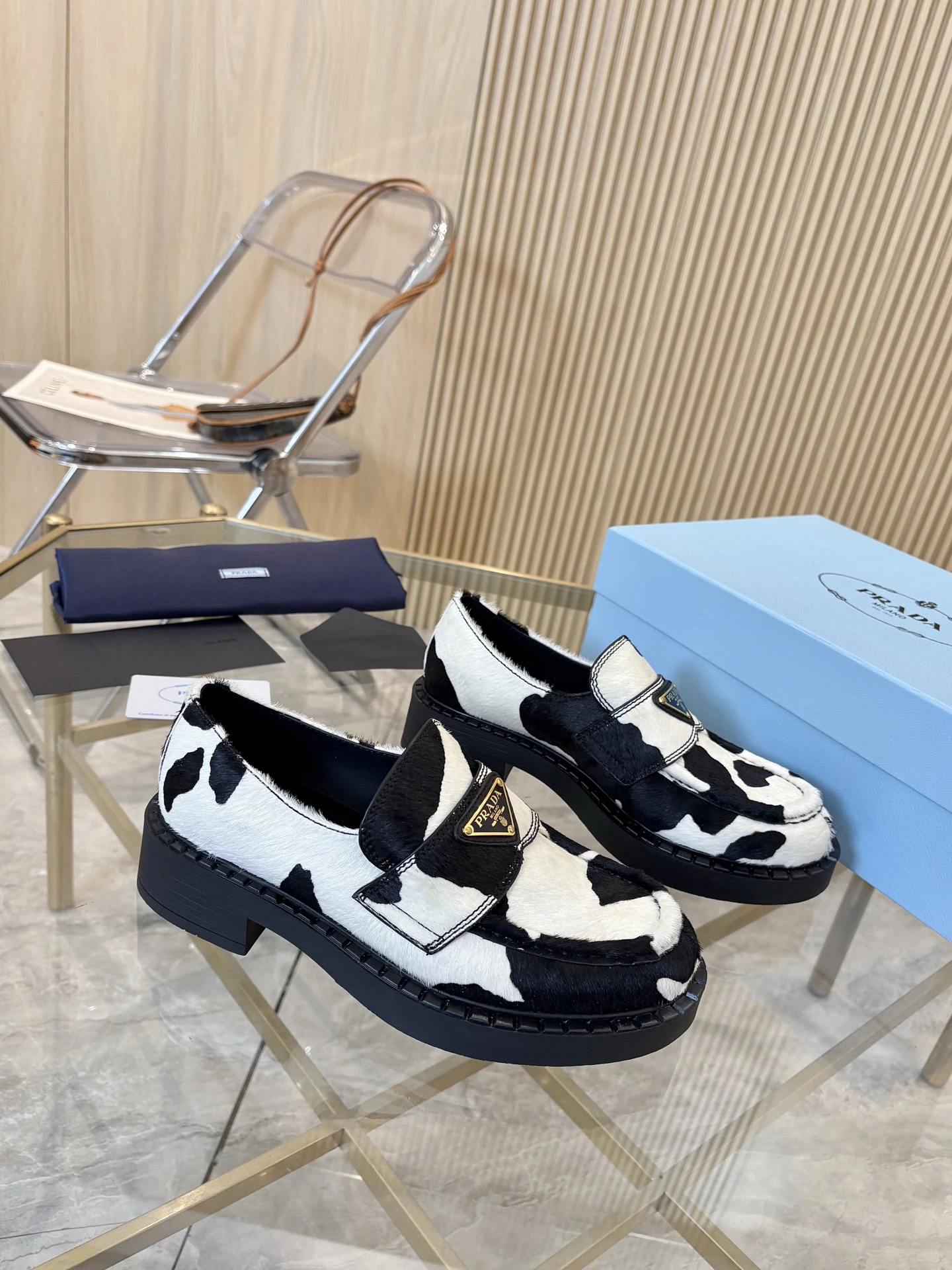 Prada Loafers — 5509e377