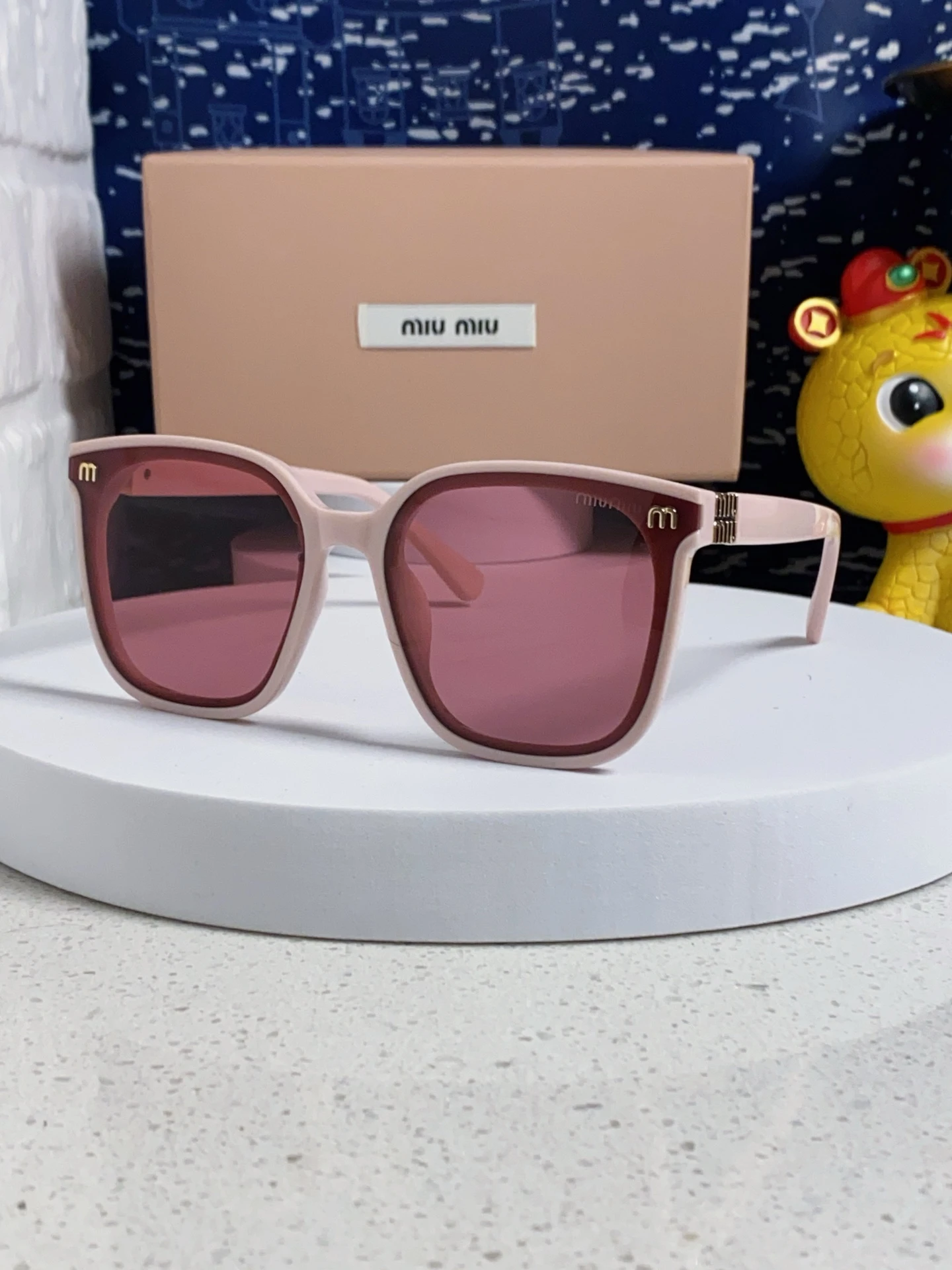 Miu Miu Eyewear — 46b55cc8