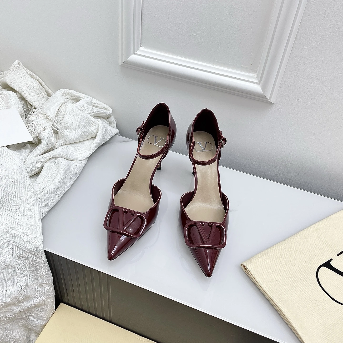 Valentino Sandals — e24b16a7