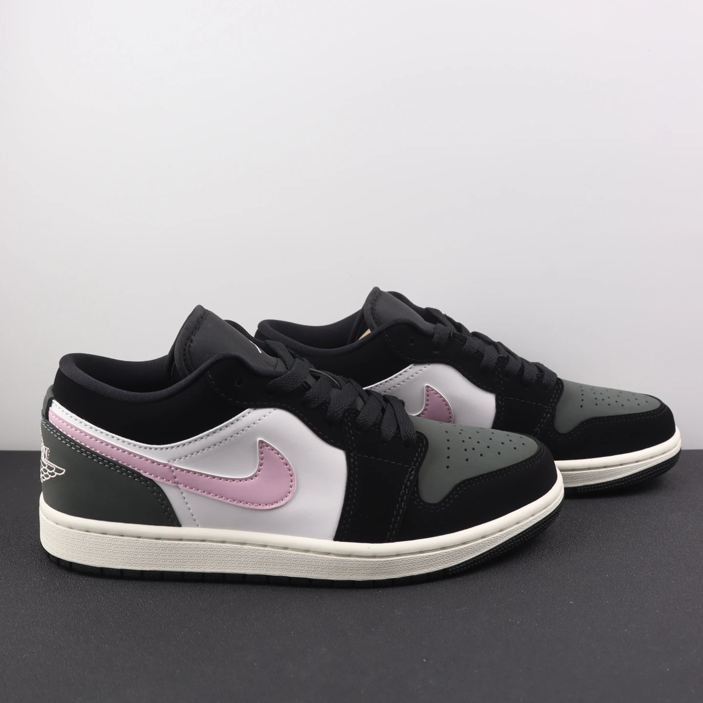 Nike Shoes — 91a5b5a2