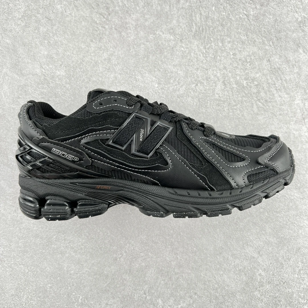 New Balance Sneakers — ef09aeaf