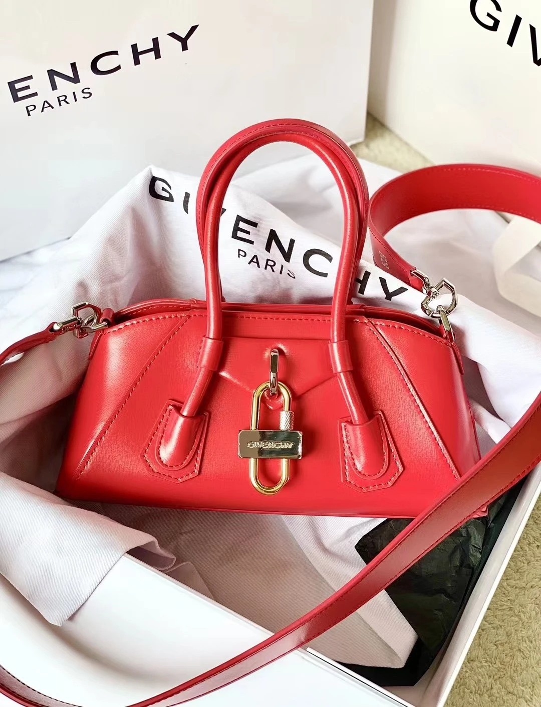 Givenchy Bag — 20b5f5e0