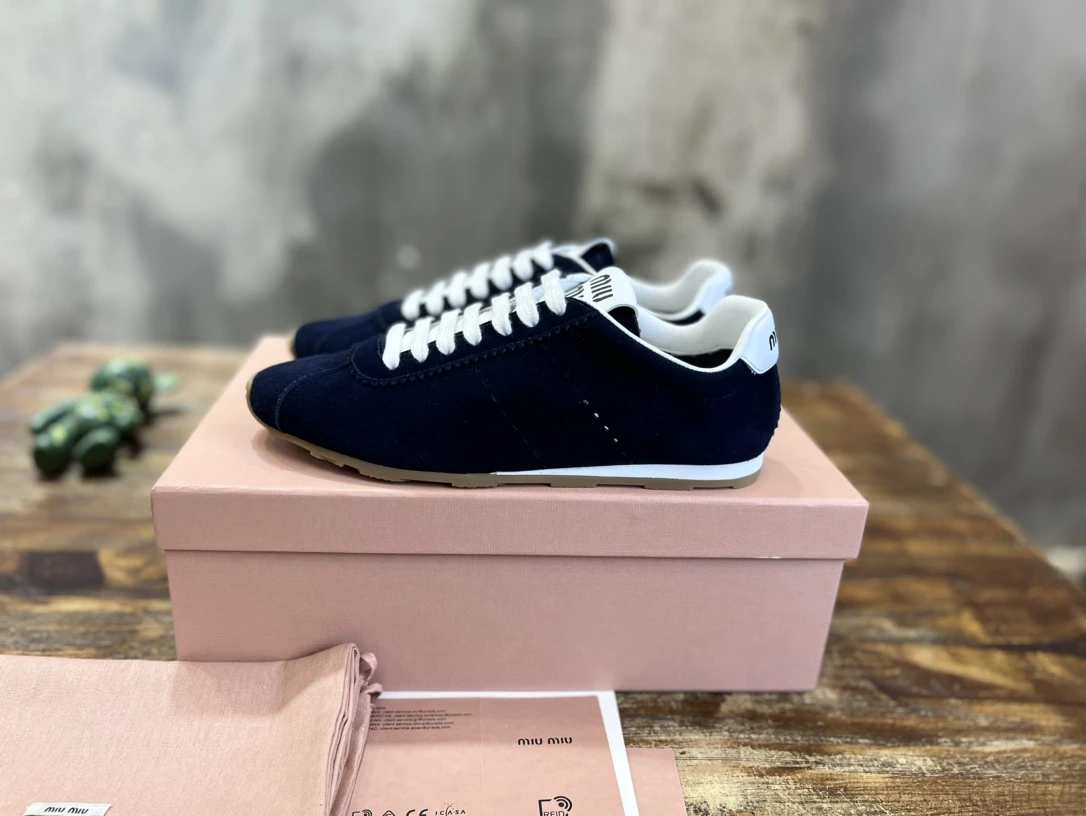 Miu Miu Sneakers — e1472d38