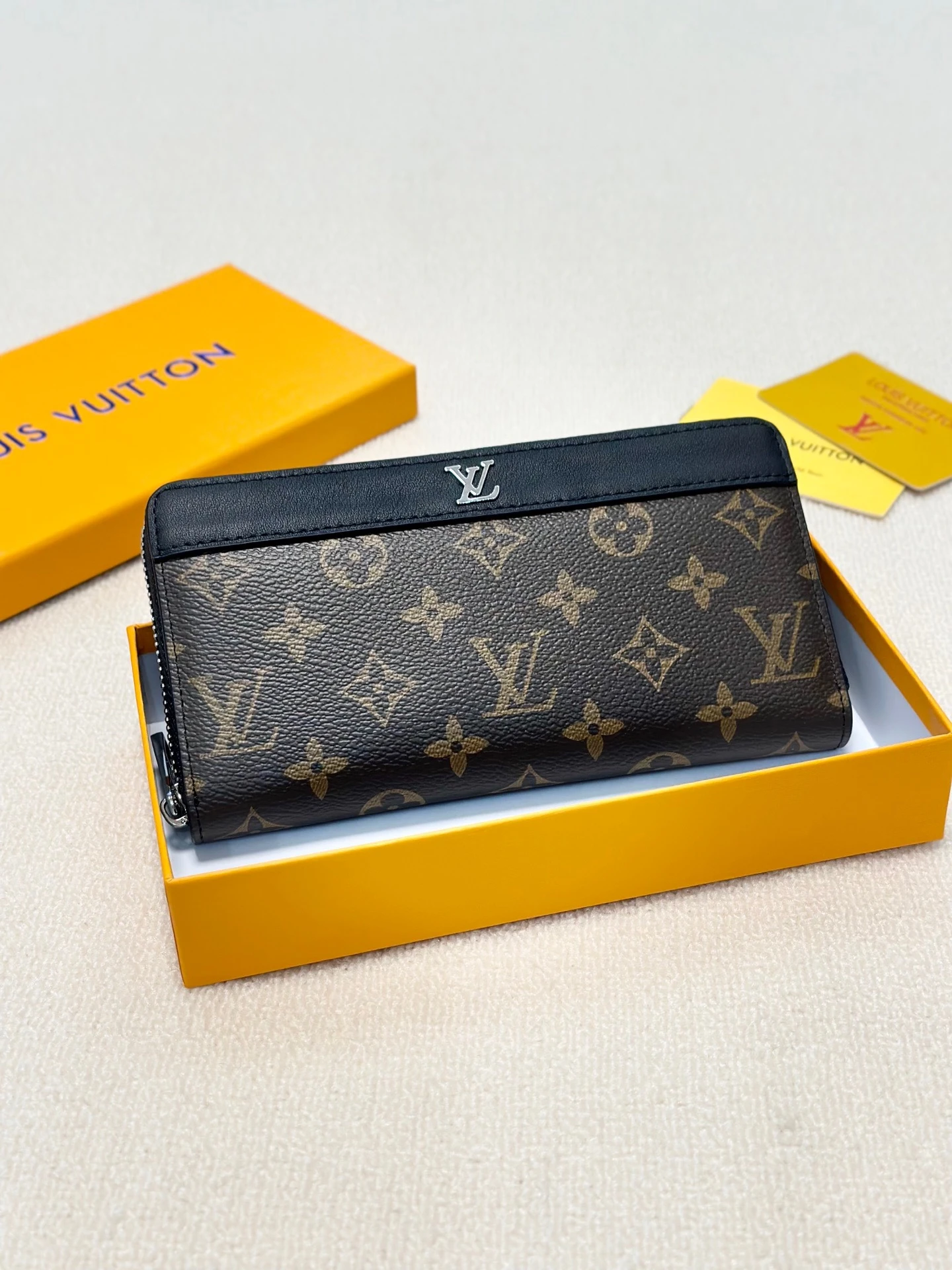 Louis Vuitton Bag — a513ecb9