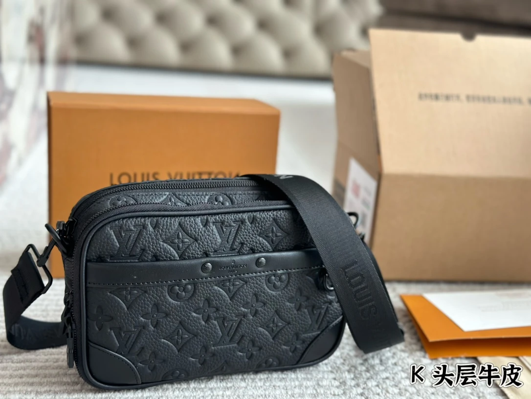 Louis Vuitton Bag — 2a85e3bf