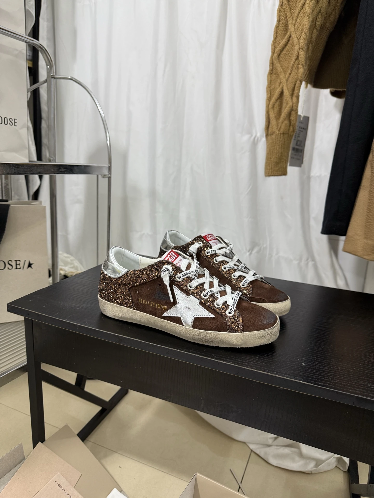 Golden Goose Sneakers — 063ef3c6