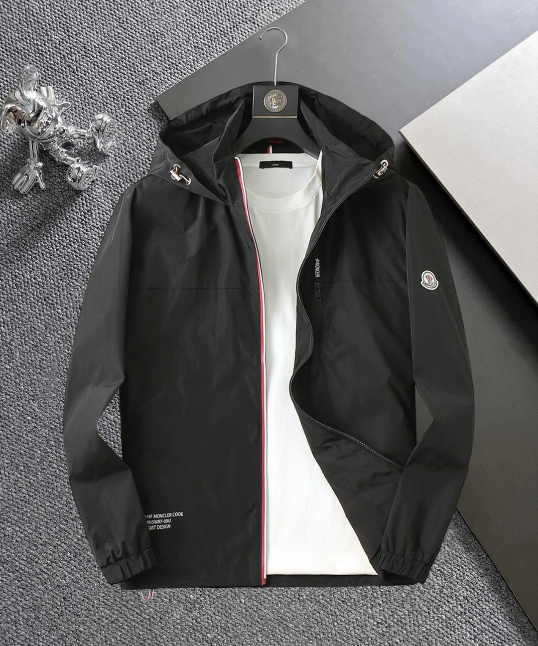 Moncler Jackets — 714037d1