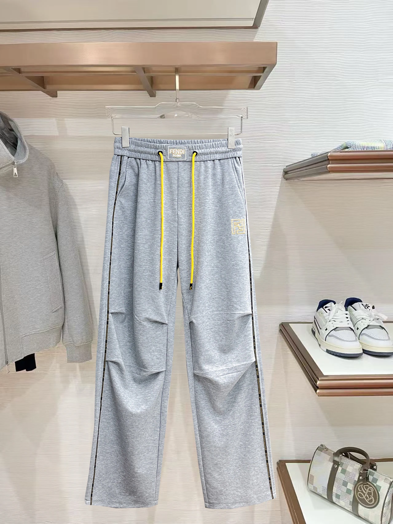 Fendi Trousers — 8f9fda15