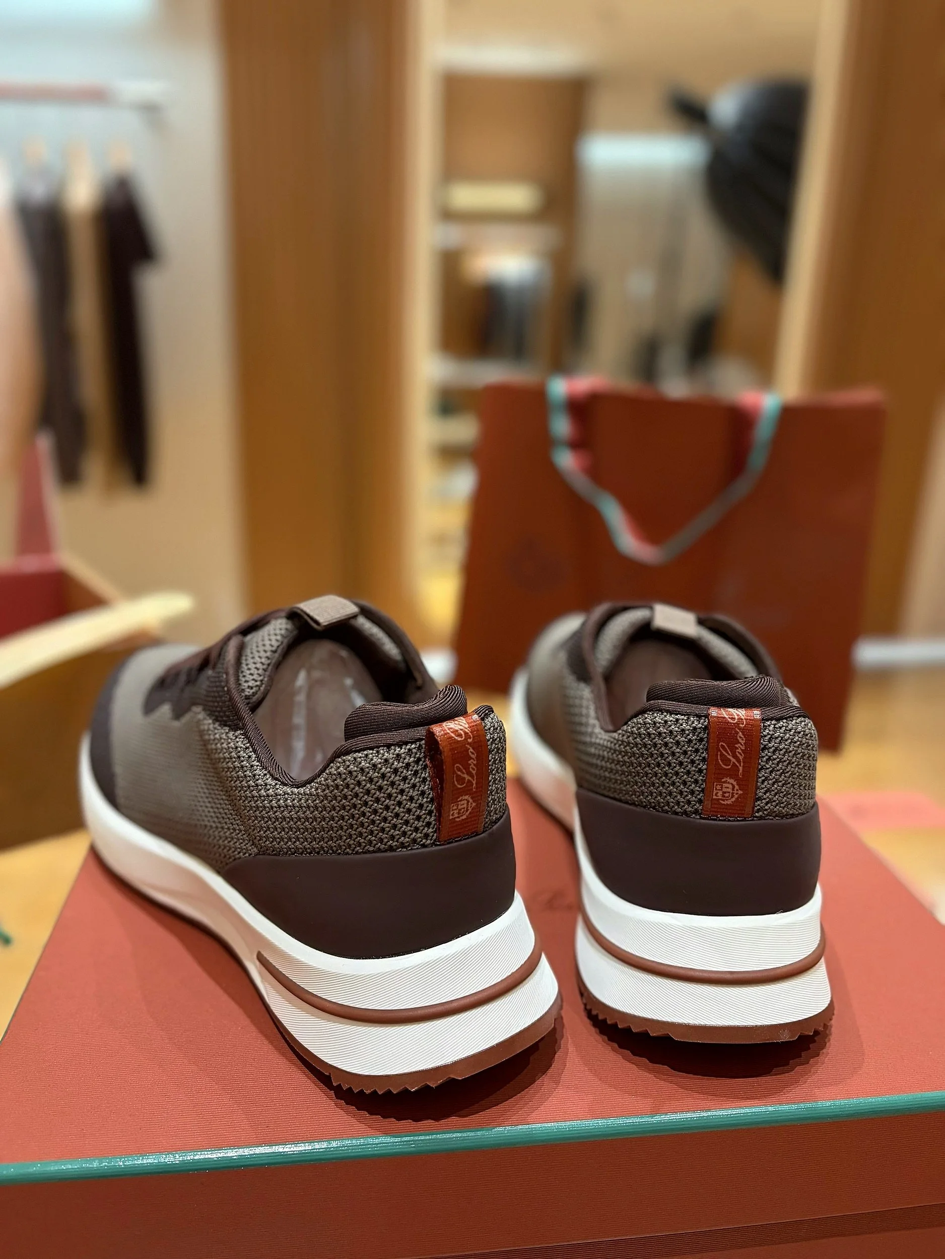 Loro Piana Sneakers — 8047c9f2