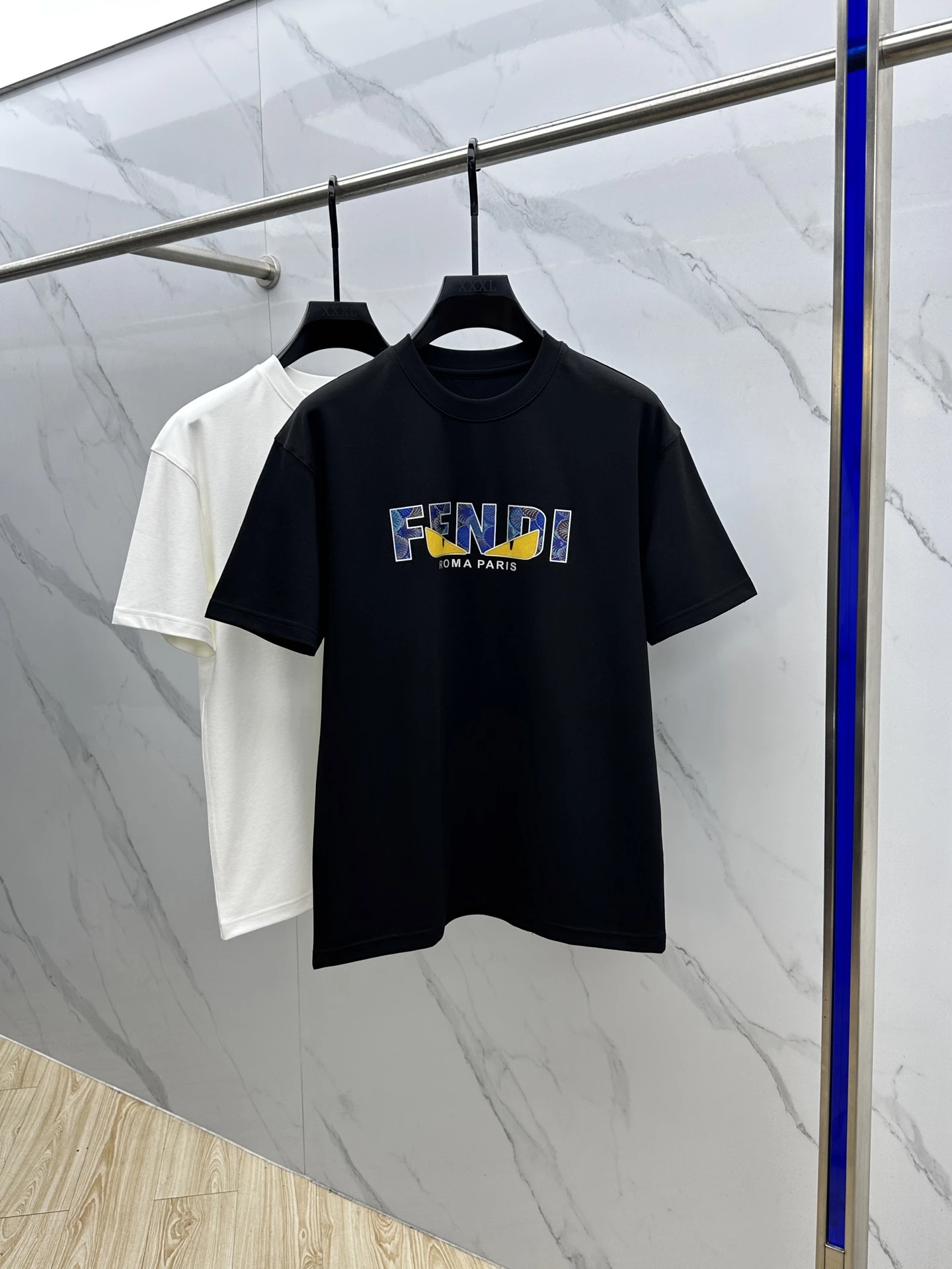 Fendi T-Shirt — 99402ff4