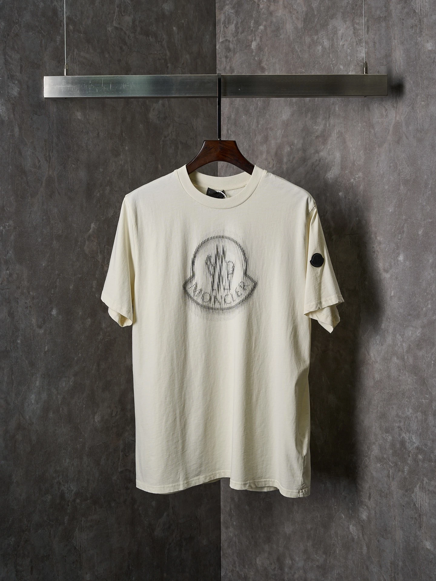 Moncler T-Shirt — 0029dfb2