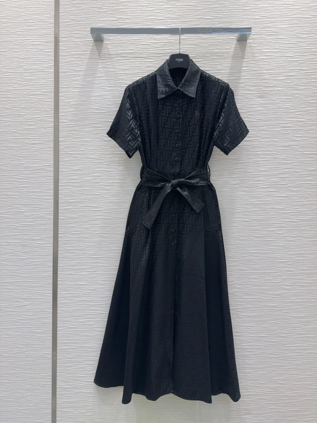 Dresses — 1e6e0b72