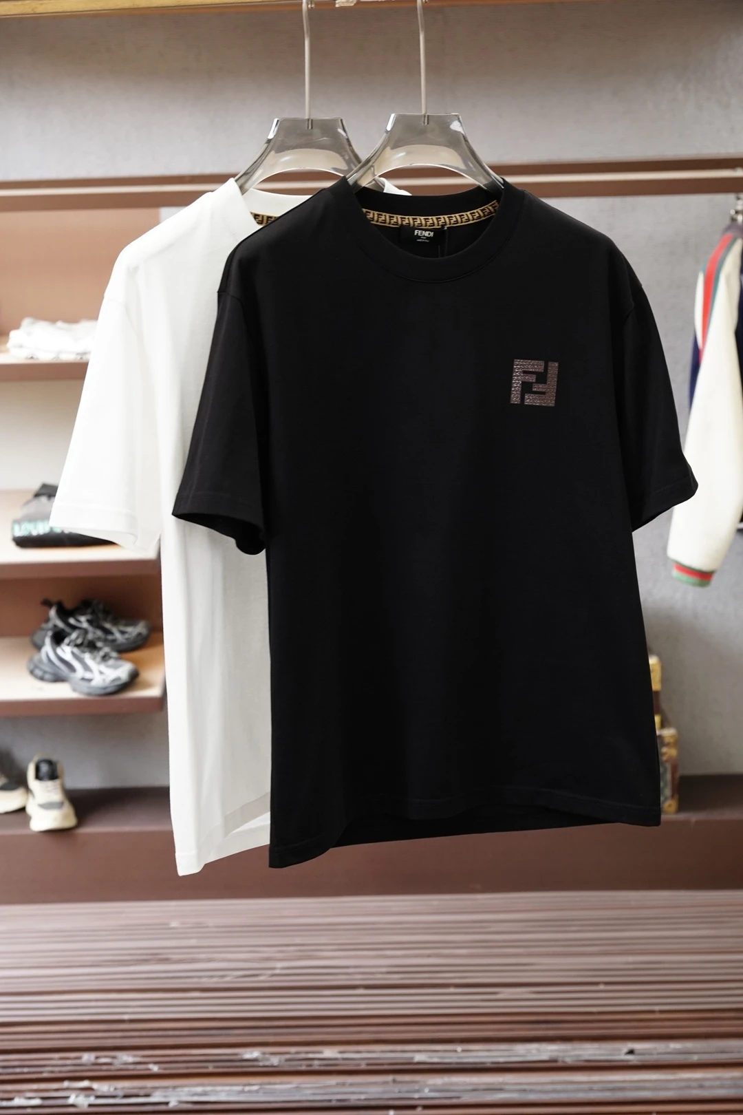 Fendi T-Shirt — d2475bcf