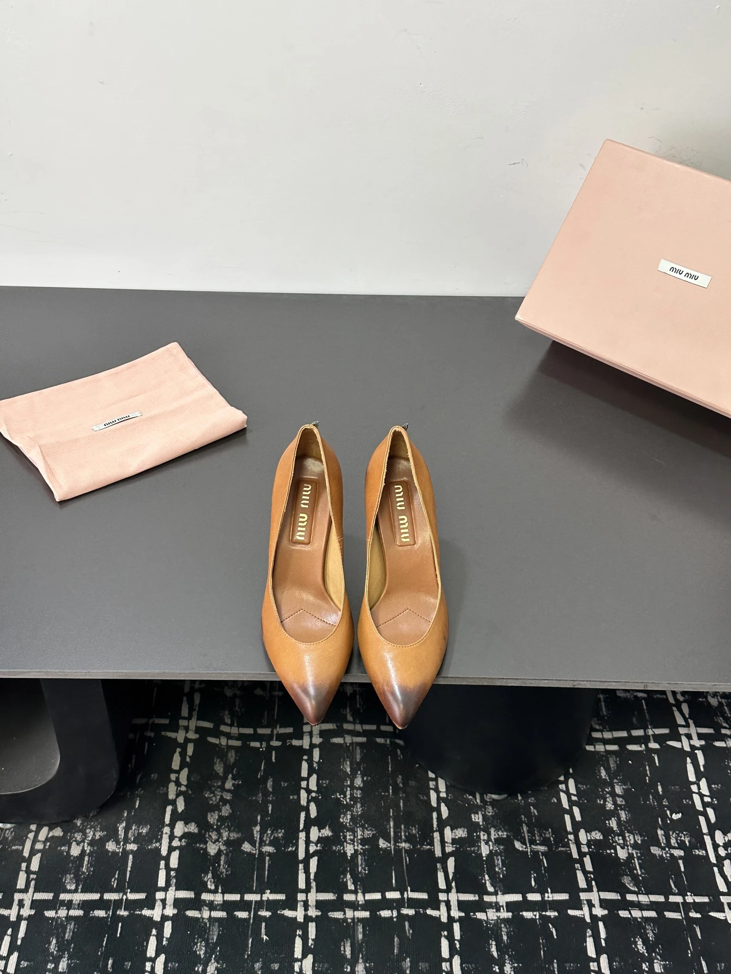Miu Miu Sandals — 58e0e075