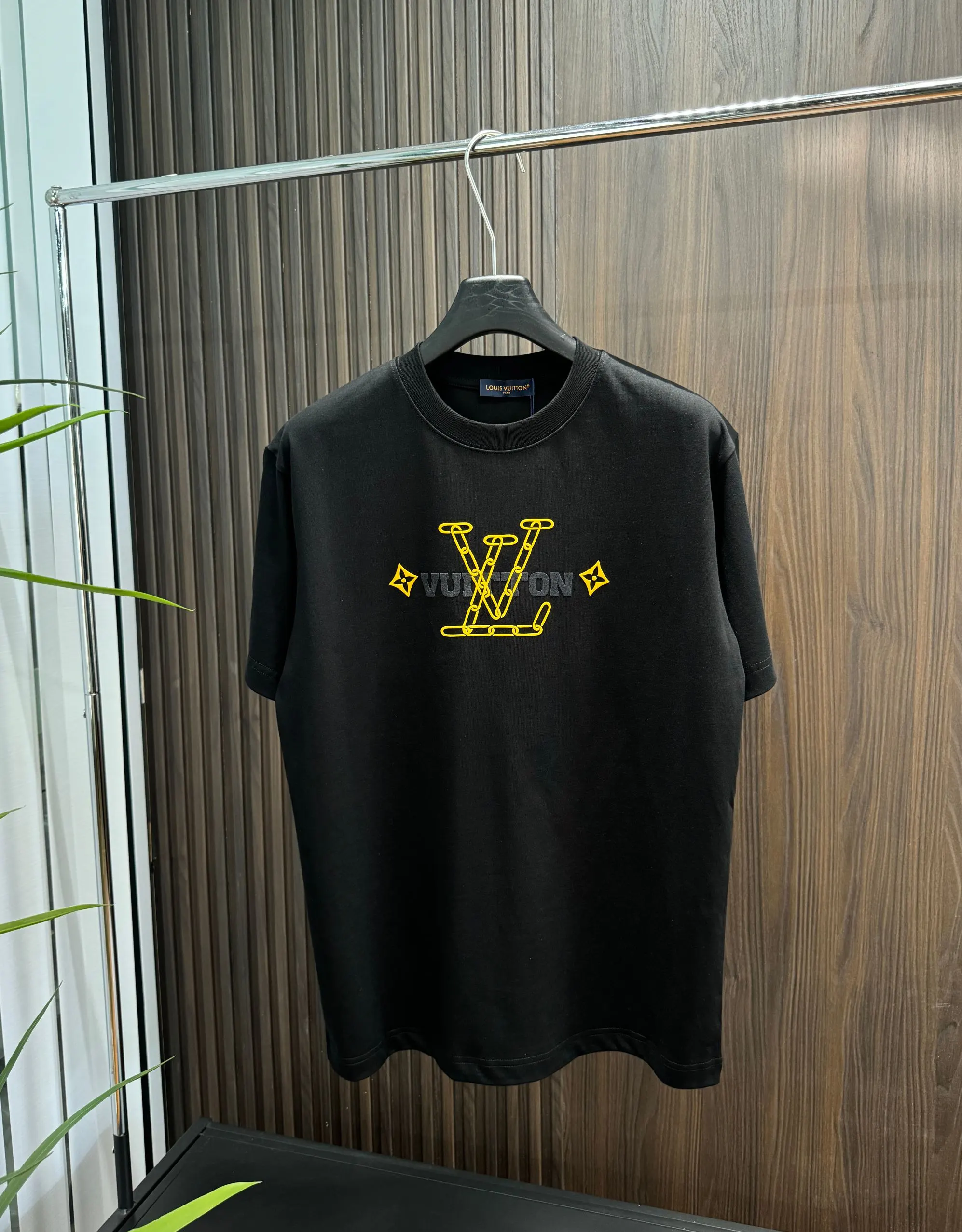 Louis Vuitton T-Shirt — 69d68634