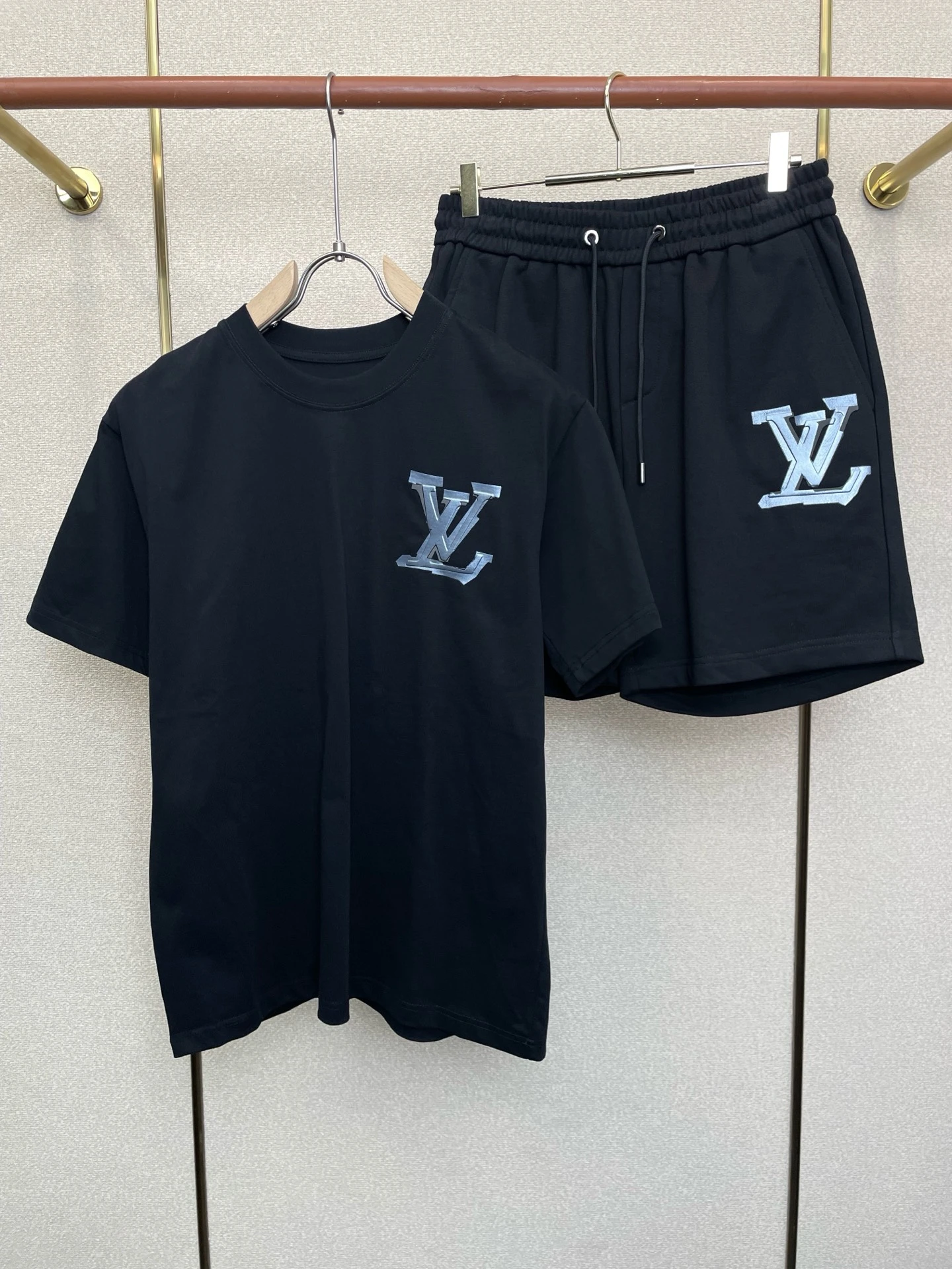 Louis Vuitton Matching Sets — 323087a3