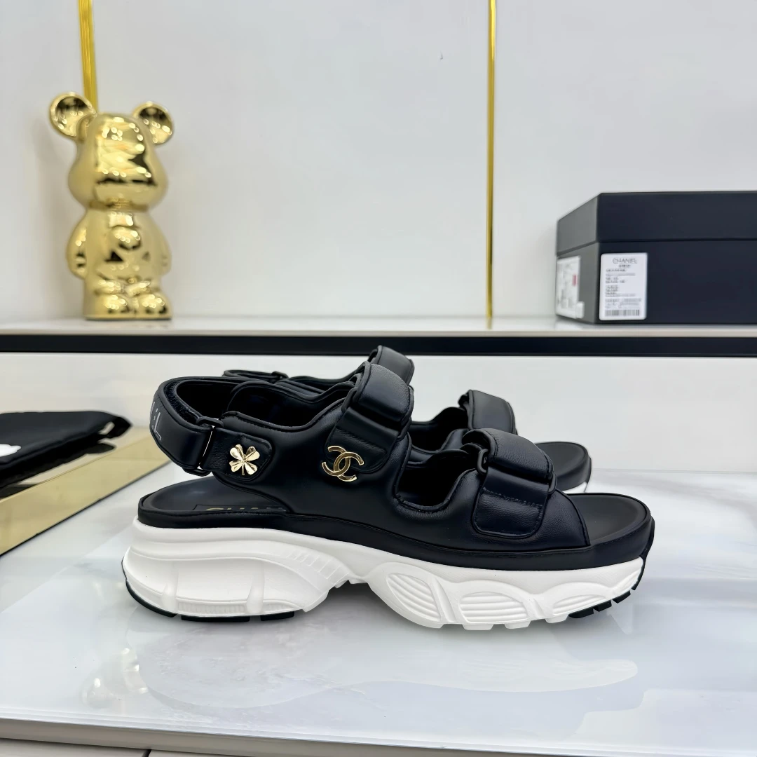 Chanel Slippers — b548ed4e