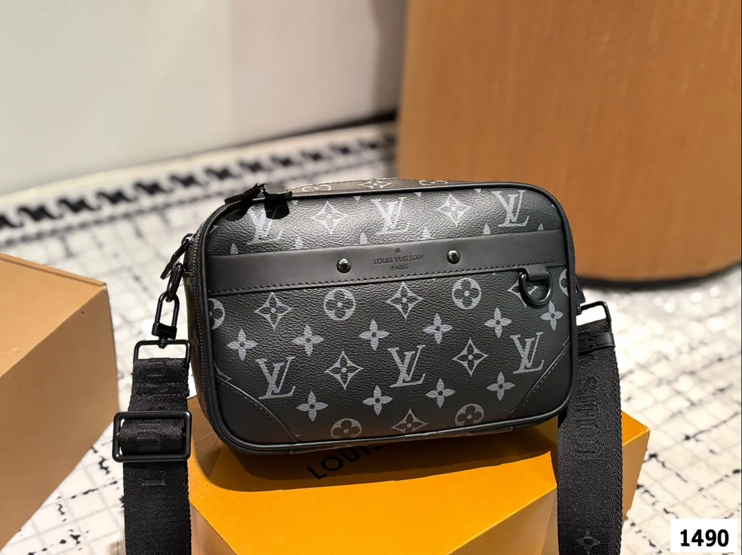 Louis Vuitton Bag — 01d8e3b5