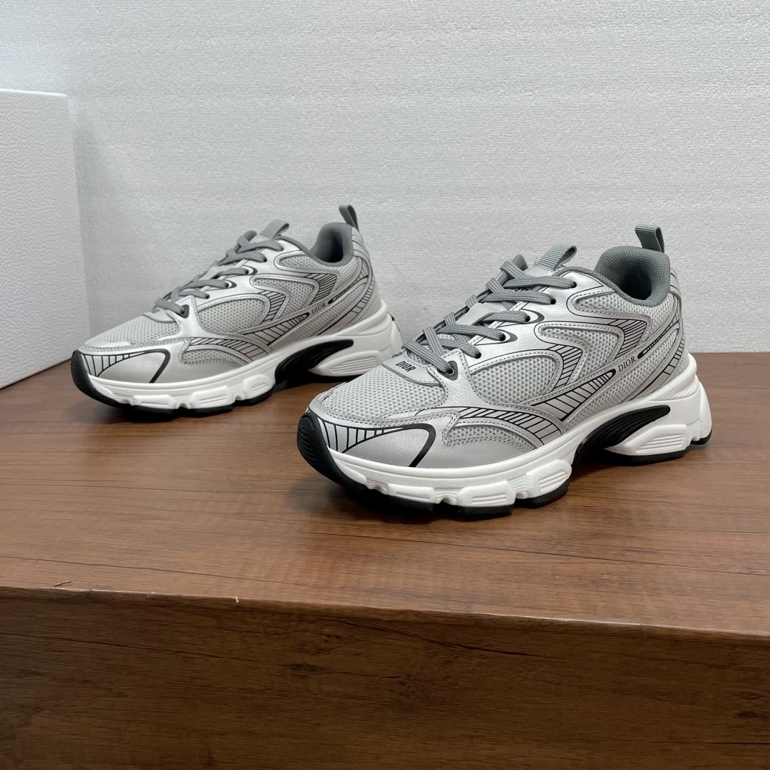 Dior Sneakers — 8459c883