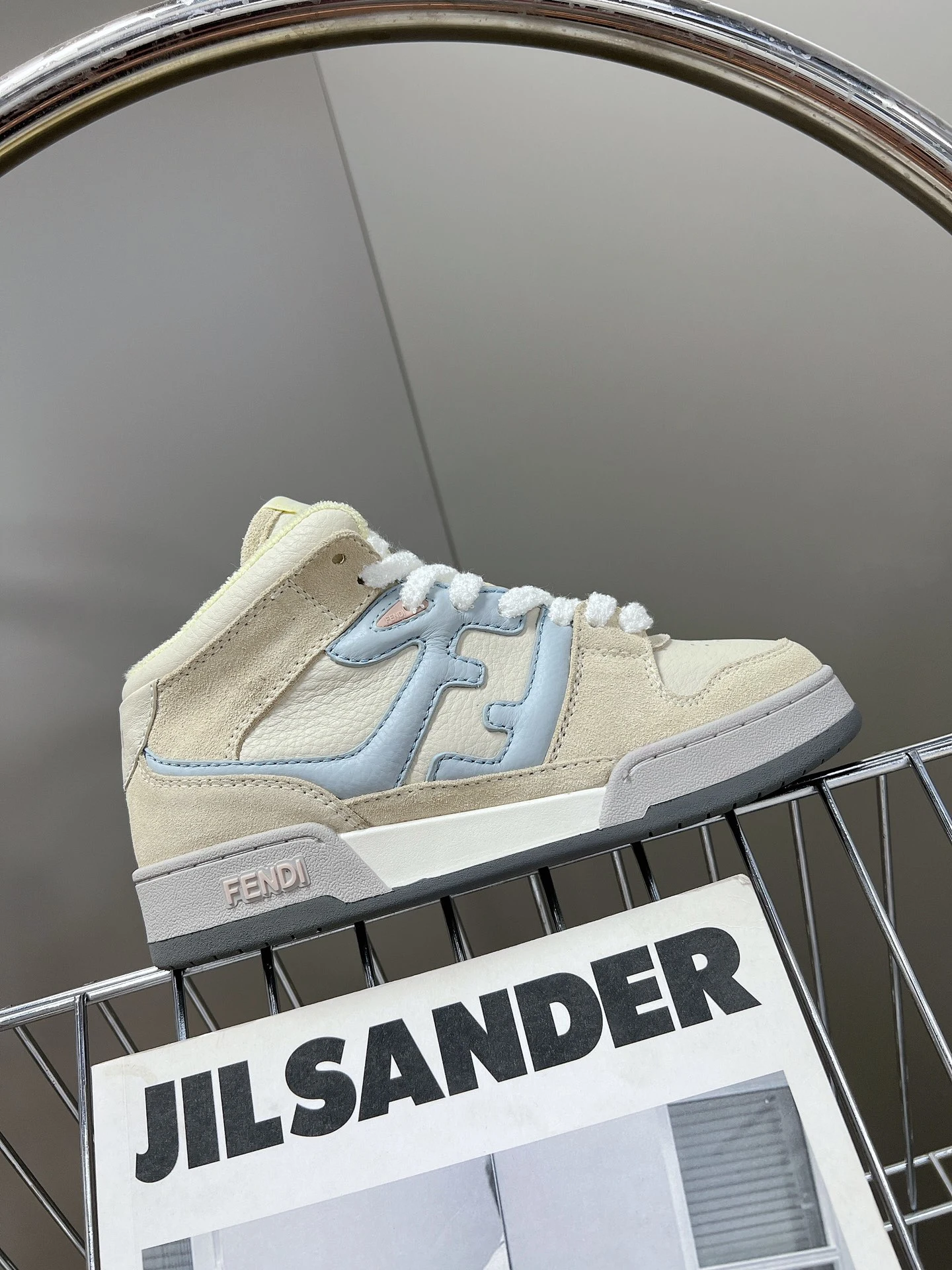 Fendi Sneakers — 21655e24