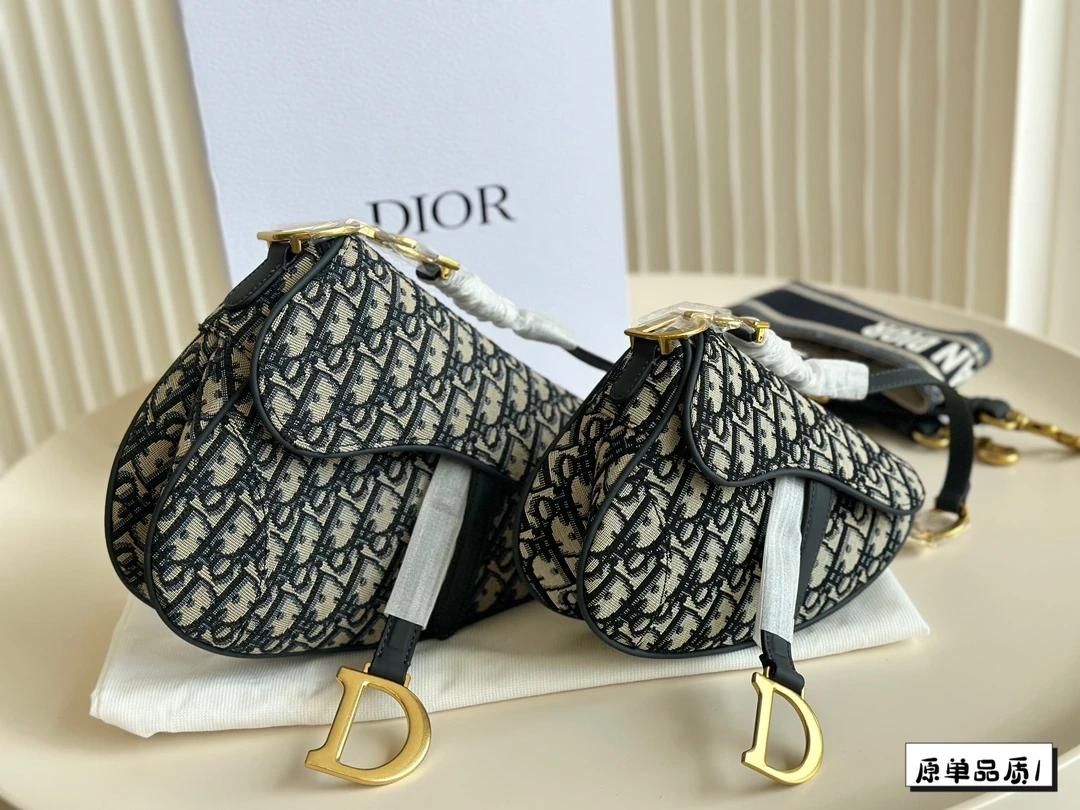 Dior Bag — c7a253df