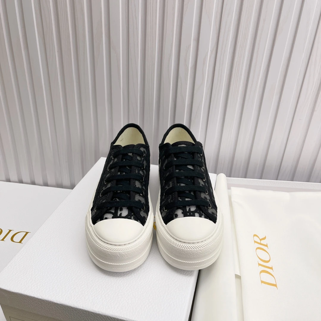 Dior Sneakers — 120470b5