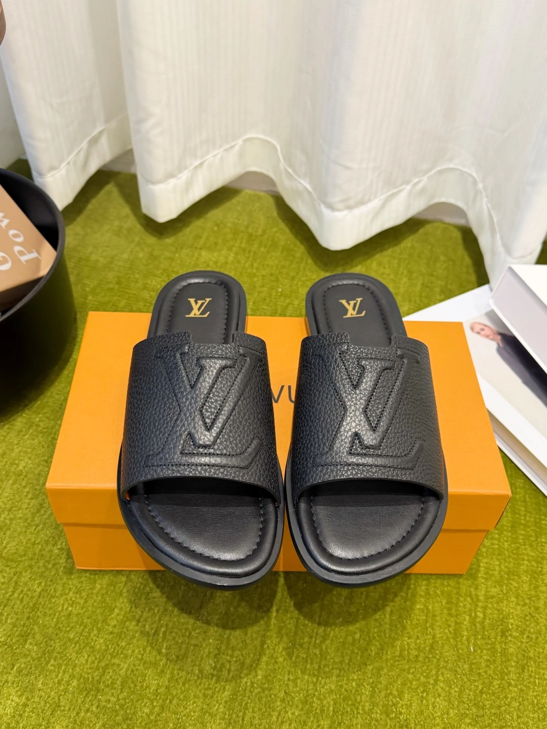 Louis Vuitton Slippers — f2b2ec9b