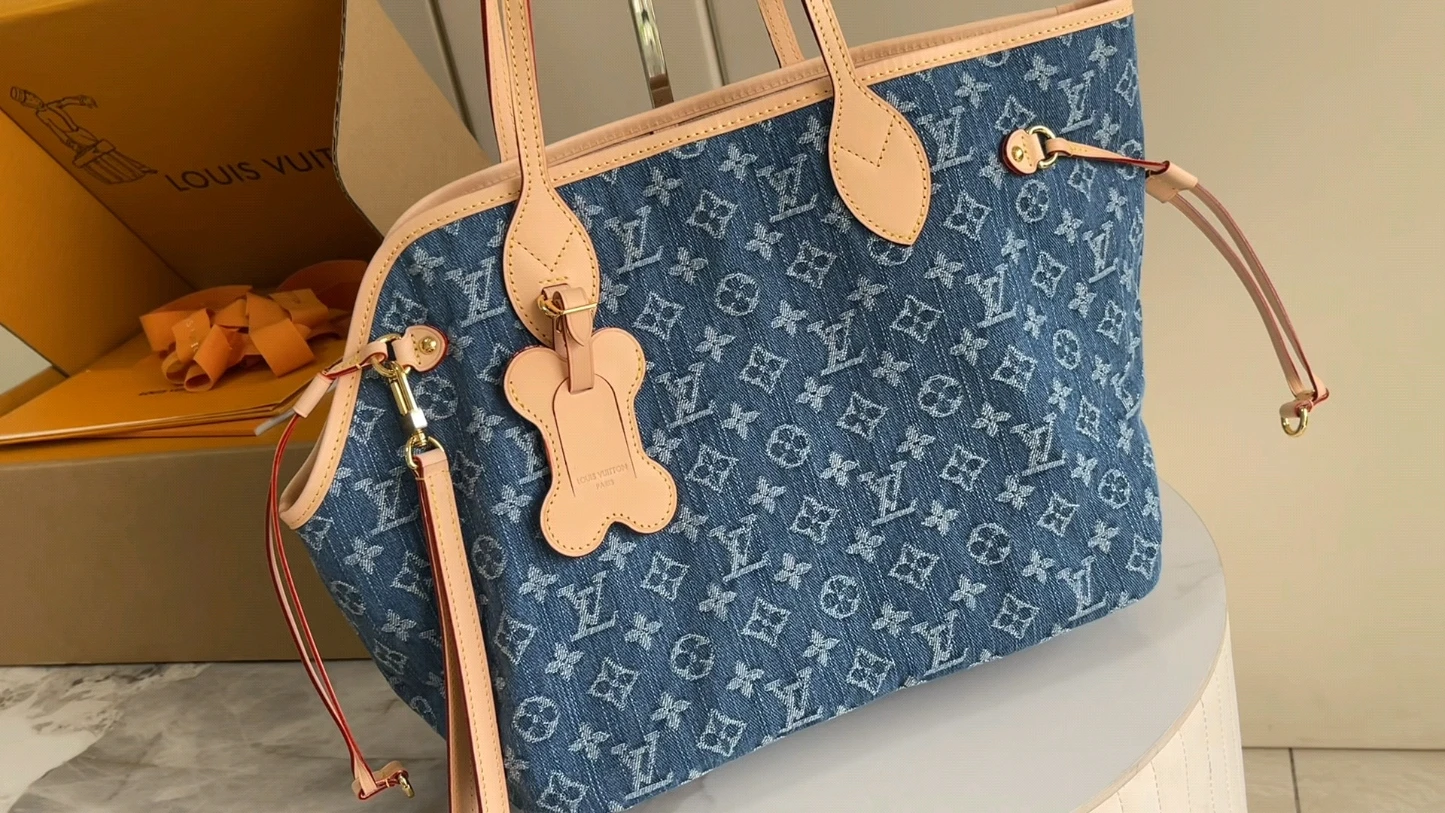 Louis Vuitton Bag — 7c6aaedc