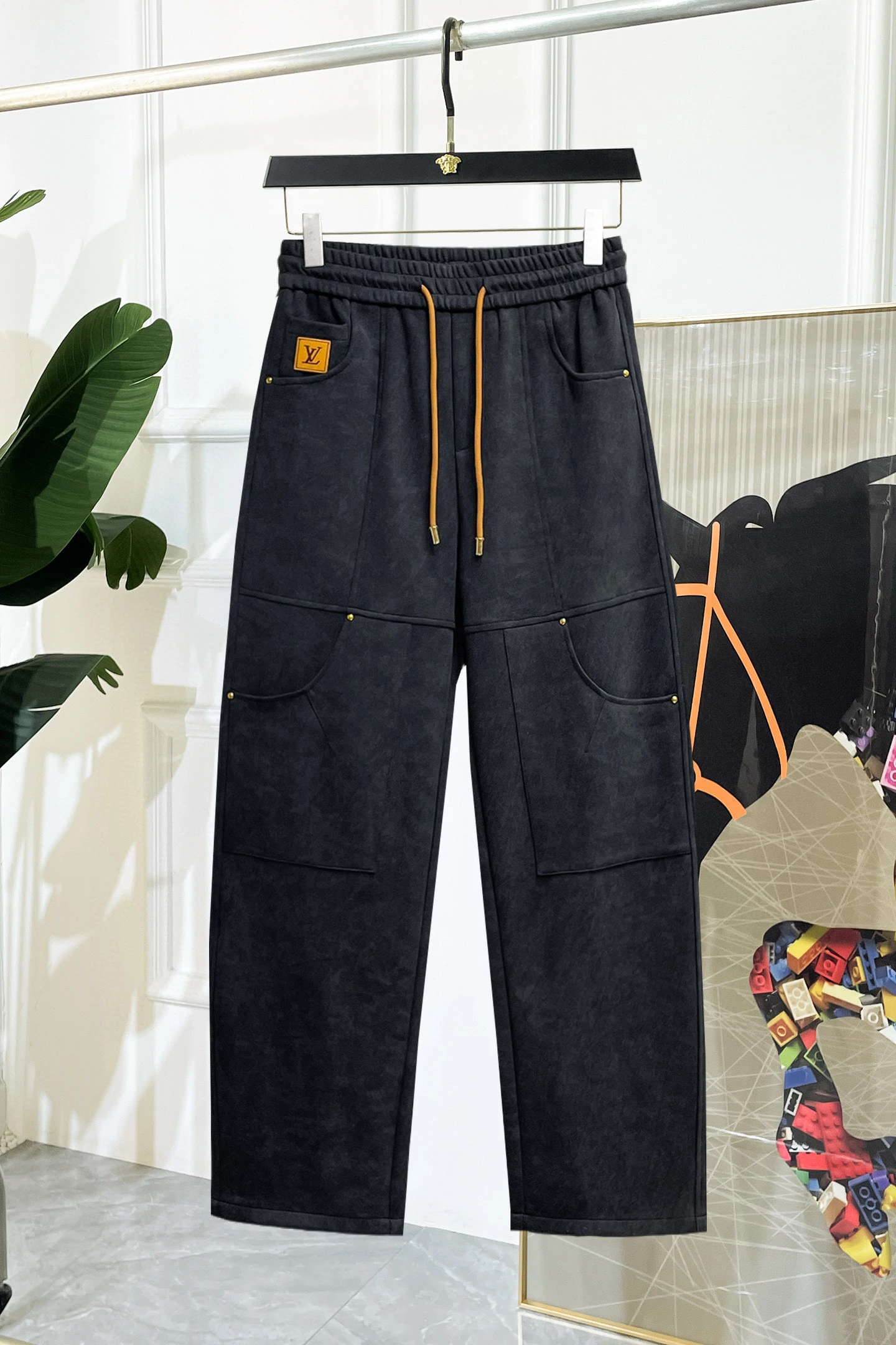 Louis Vuitton Trousers — 98dd2322
