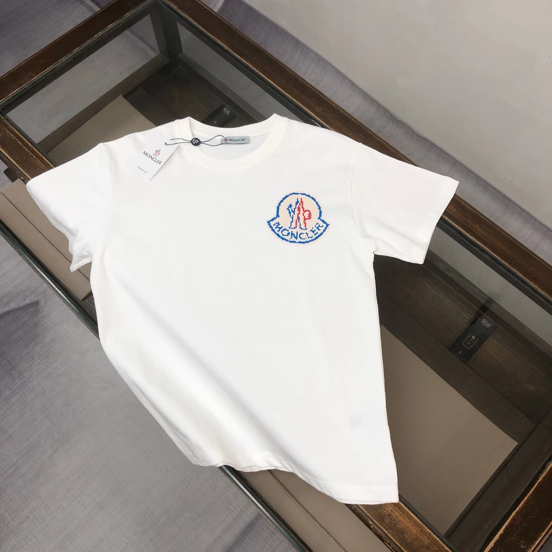 Moncler T-Shirt — dc94076b